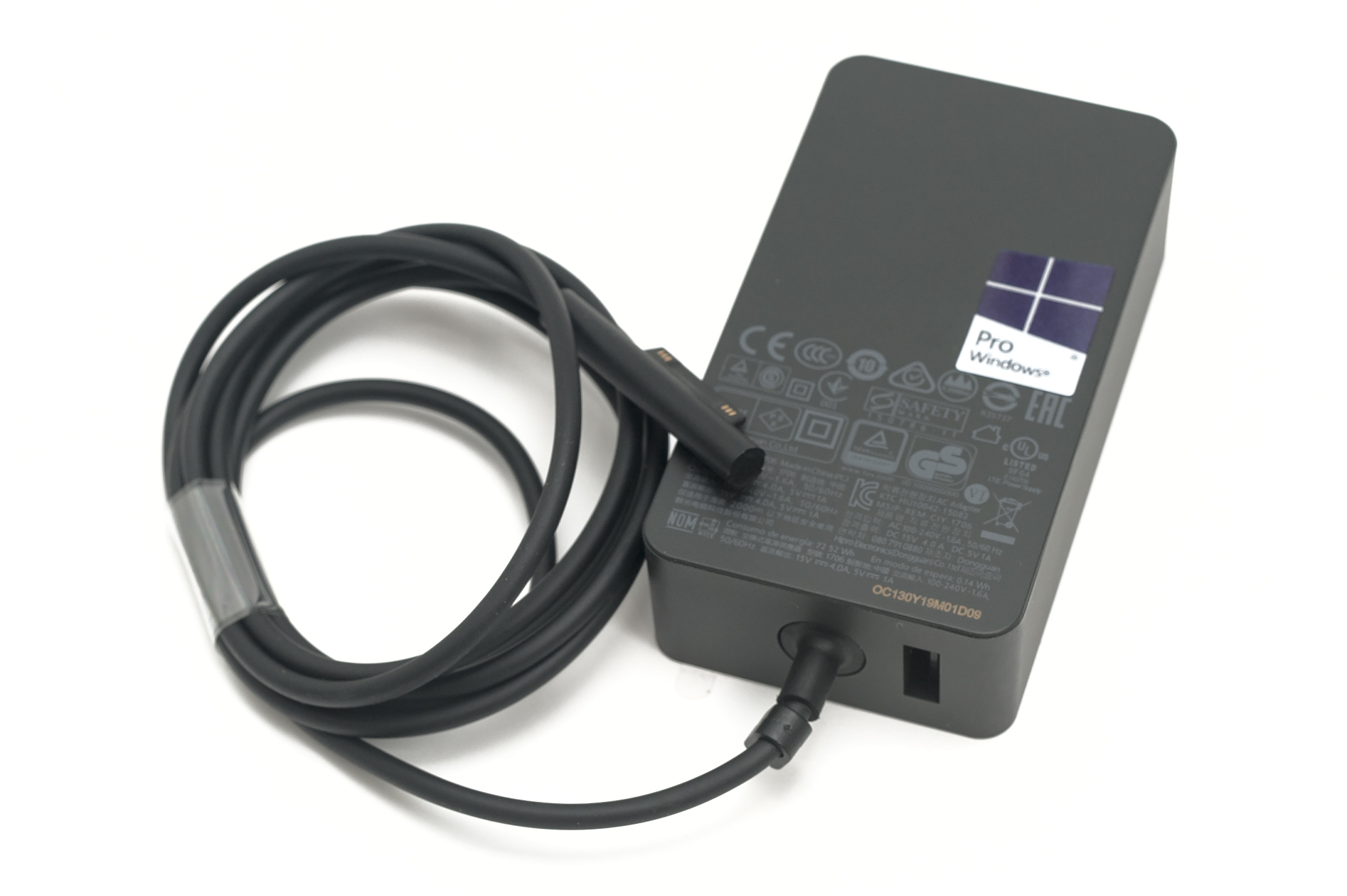 Блок питания для планшета Microsoft Surface Pro 15V 4A 65W