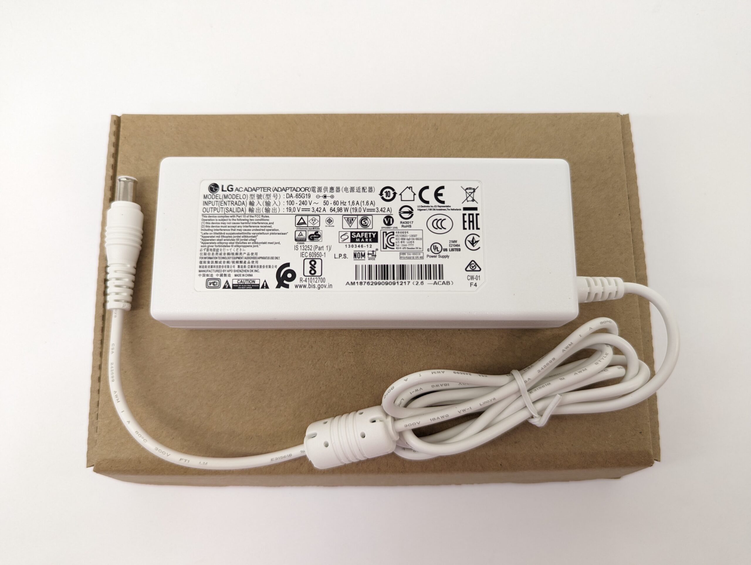 Блок питания для монитора LG 19V 3.42A 65W штекер 6.5x4.4