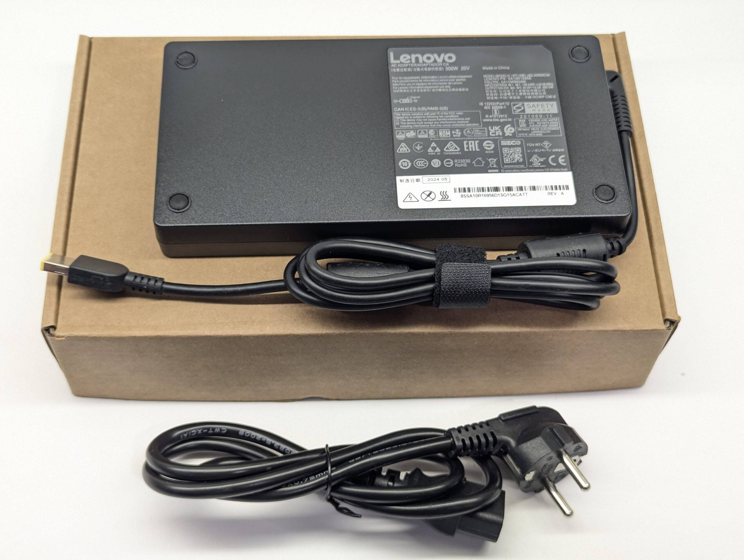 Блок питания ADL300SDC3A для Lenovo Legion 5 15ARH7H, 16ARH7H, Legion 7 16ARHA7 (20V 15A 300W)